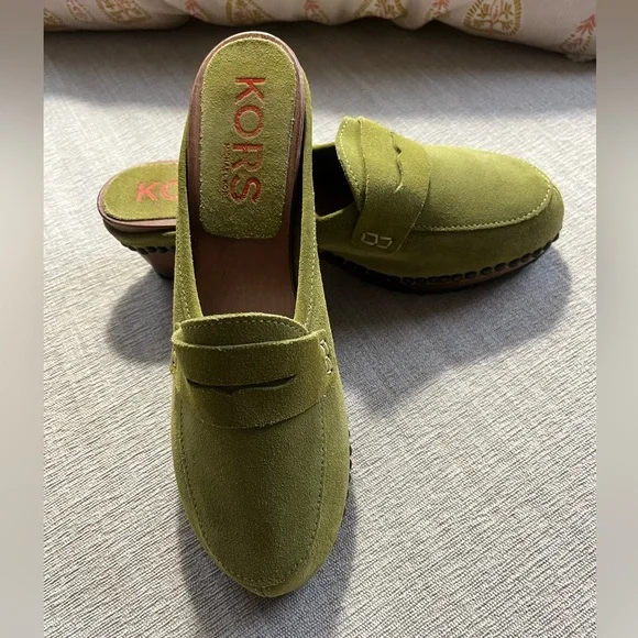 EUC Michael Kors Green Suede Clogs. Women's Size: 9. - Picture 3 of 12